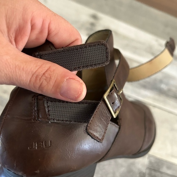 JBU Brava Encore Size 11 Brown Heeled Boots Patch  Straps Vegan Leather - Picture 5 of 9